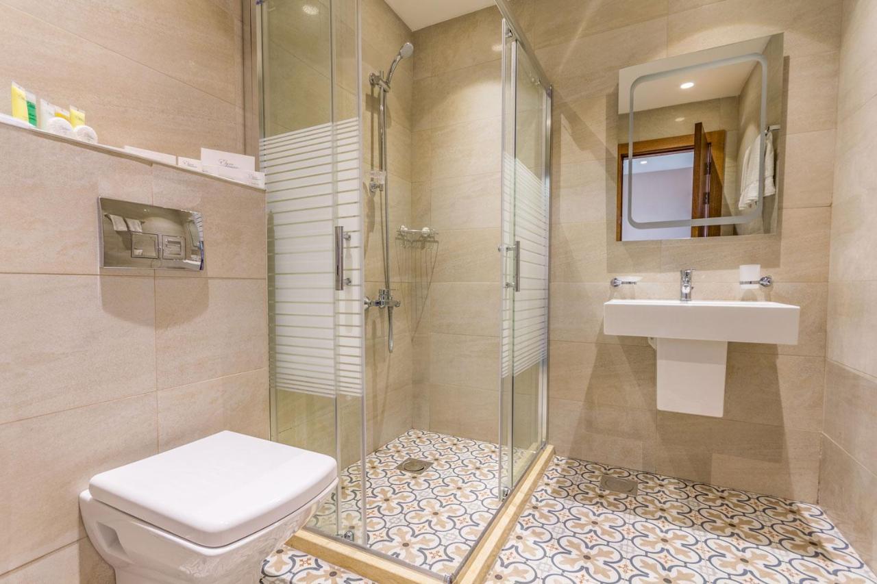 Seventh-Star Hotel Amman Bagian luar foto
