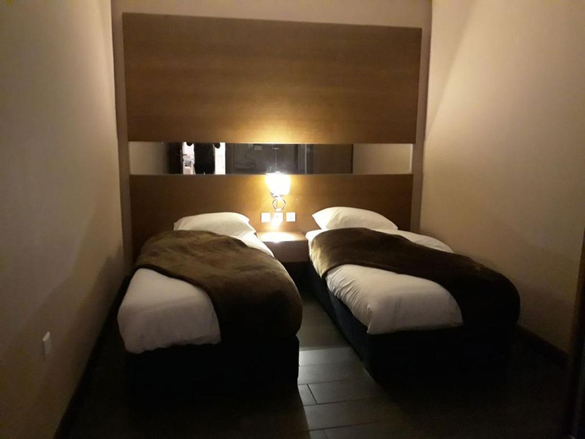 Seventh-Star Hotel Amman Bagian luar foto